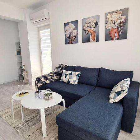 Bright Stylish Apartment In Pitesti ปีเตช ภายนอก รูปภาพ