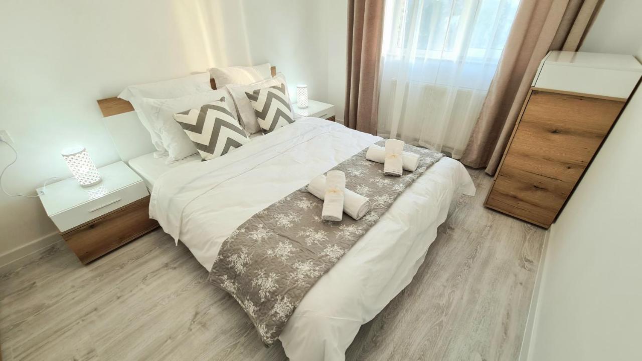 Bright Stylish Apartment In Pitesti ปีเตช ภายนอก รูปภาพ