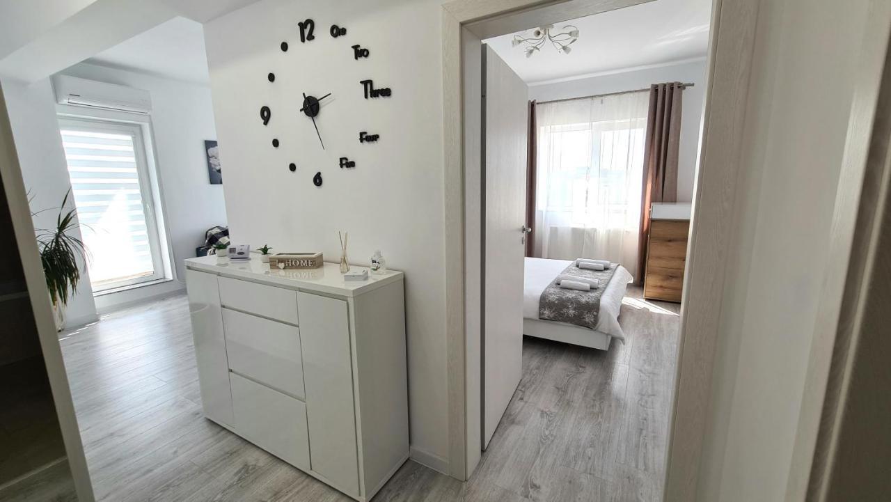 Bright Stylish Apartment In Pitesti ปีเตช ภายนอก รูปภาพ